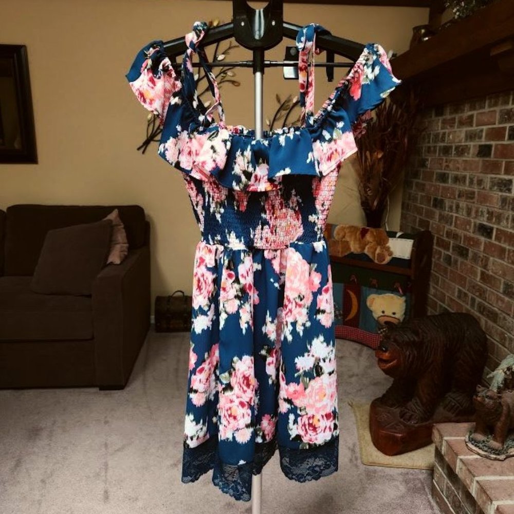 NWT Torrid blue floral print cold shoulder tie top dress sz 00 (ladies 10)